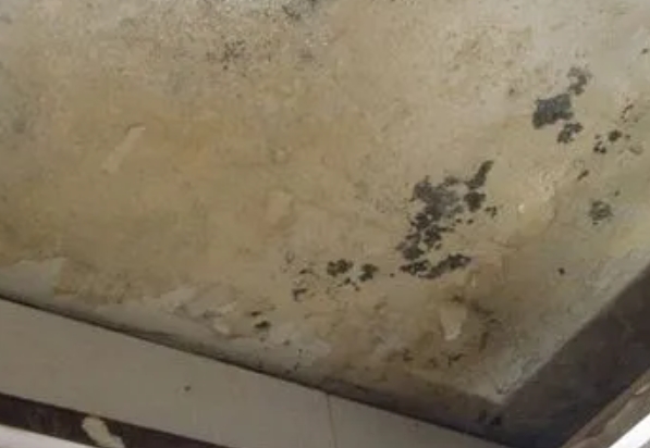 水富阳台漏水维修公司分享下水富卫生间渗水维修需要注意哪些问题。